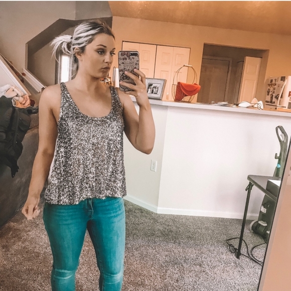 NWOT Gold Sequin Tank Top - Picture 3 of 5